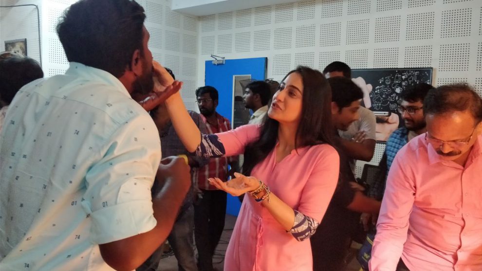 Regina Cassandra completes shooting her talkie portions in Mr. Chandramouli.