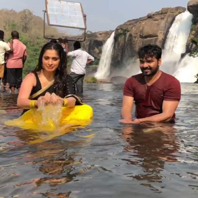 Neeya 2 movie shooting stills.