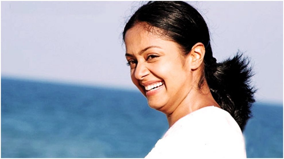 Jyothika in Mozhi_Kaatrin Mozhi