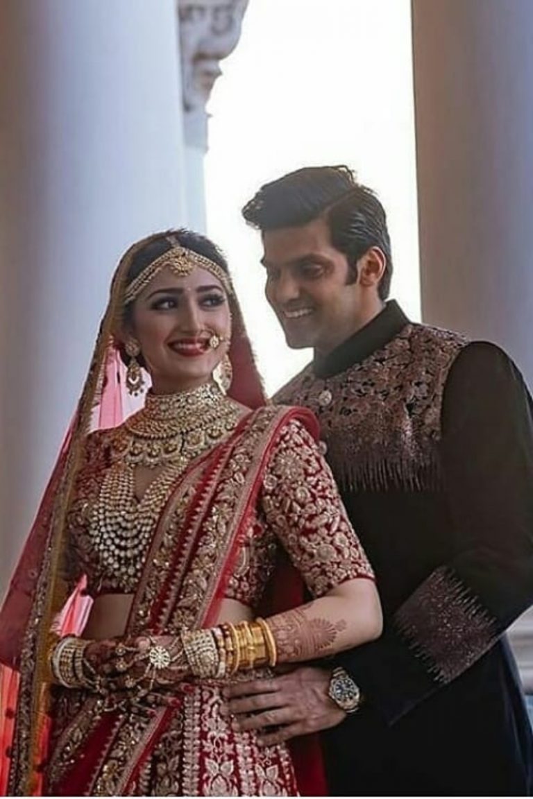PHOTOS  Lovely couple Arya and Sayyeshaa  Suryan FM