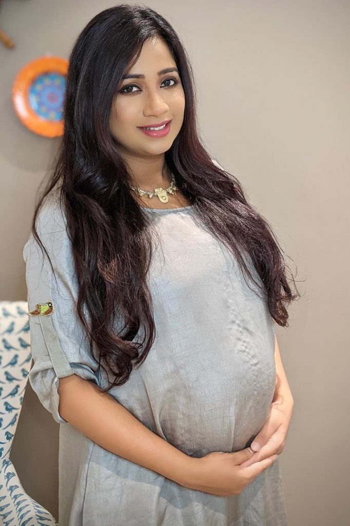 Celebrities flaunting their adorable baby bumps  Suryan FM