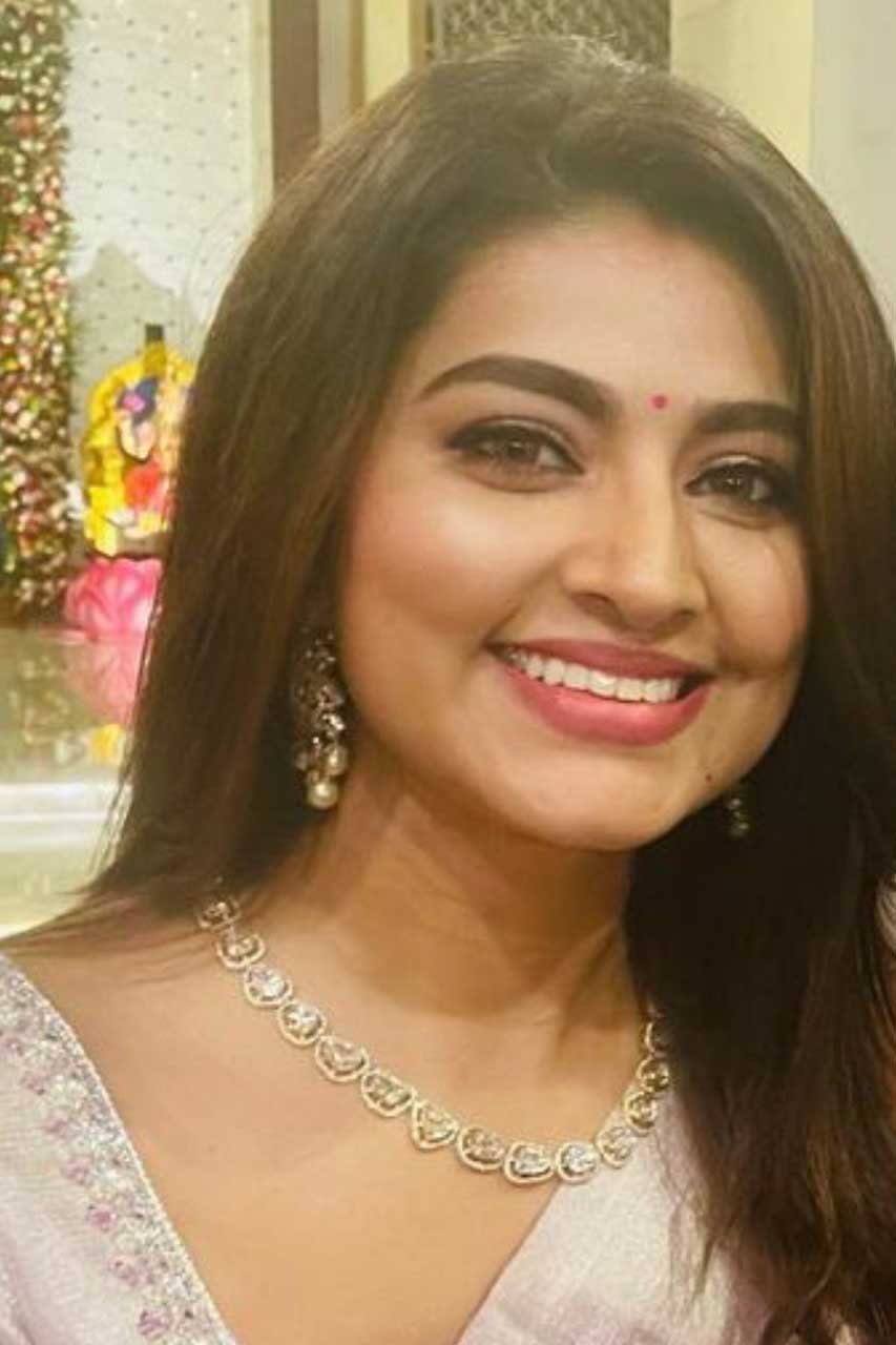 Actress Sneha - Photo Gallery - Suryan FM