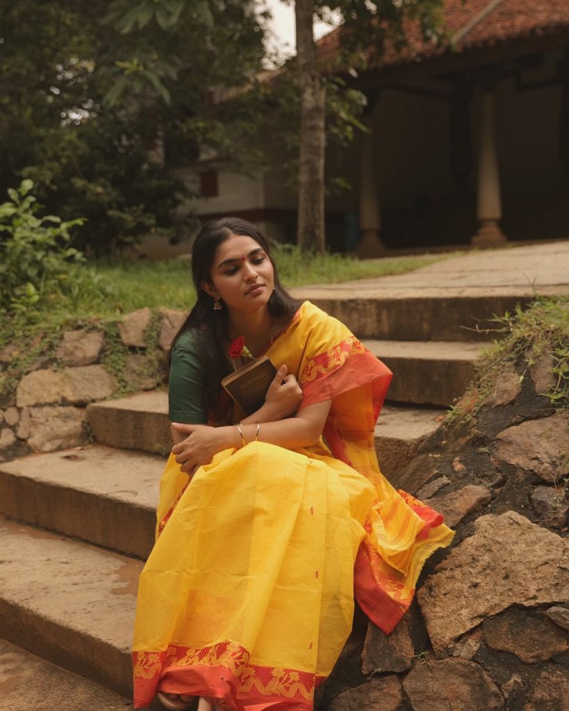 Kayadu Lohar - Saree Clicks