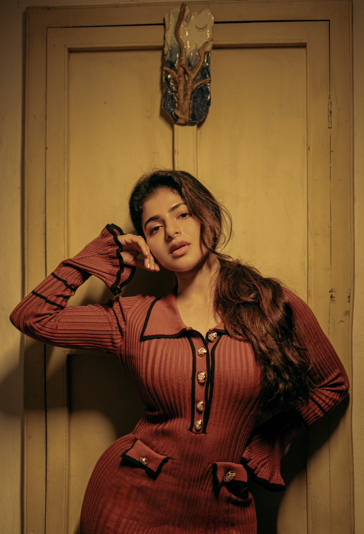 Iswarya Menon Stuns in Her Gym Outfit – Viral Photos Take Over the Internet