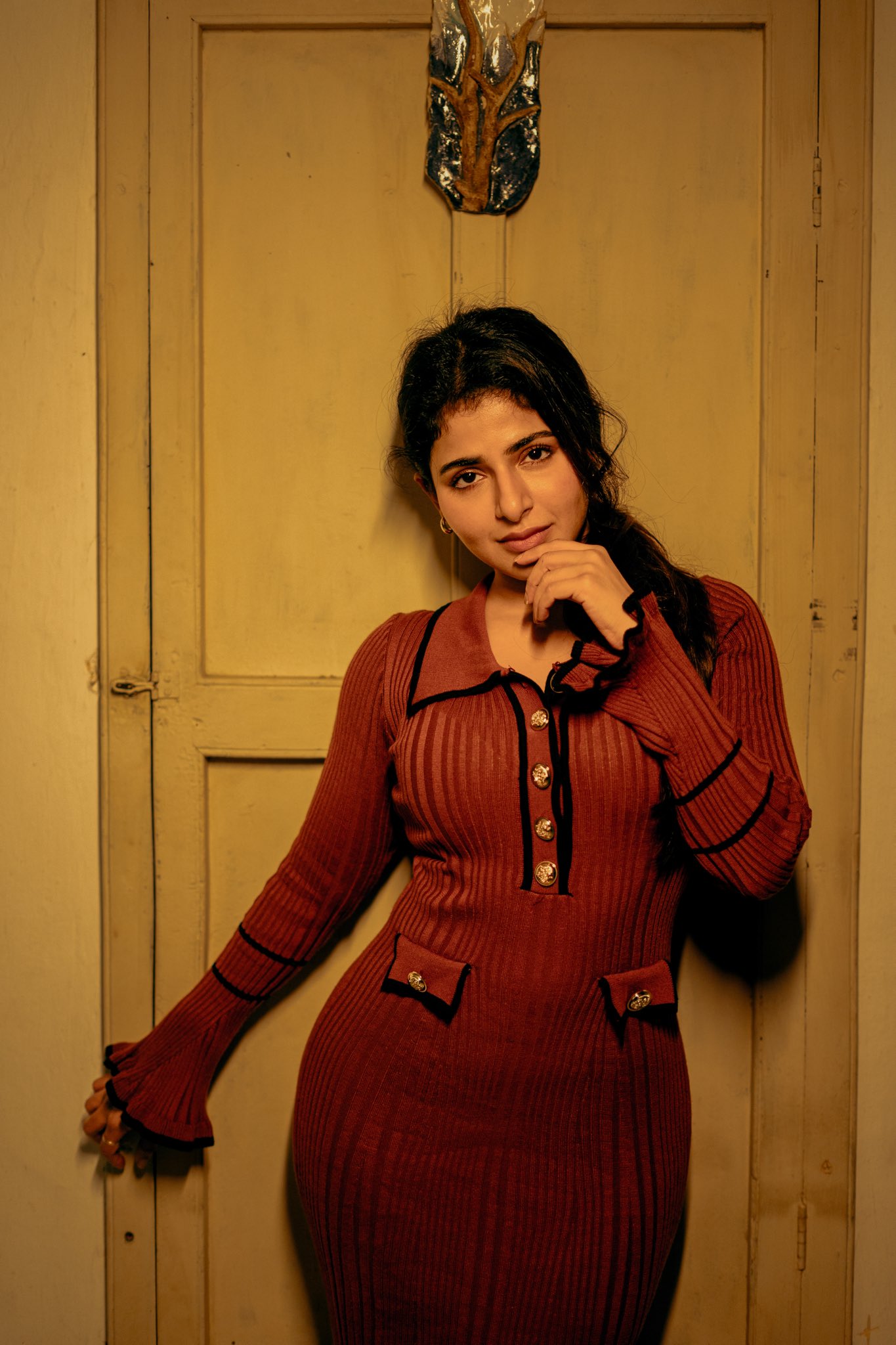 Iswarya Menon Stuns in Her Gym Outfit – Viral Photos Take Over the Internet