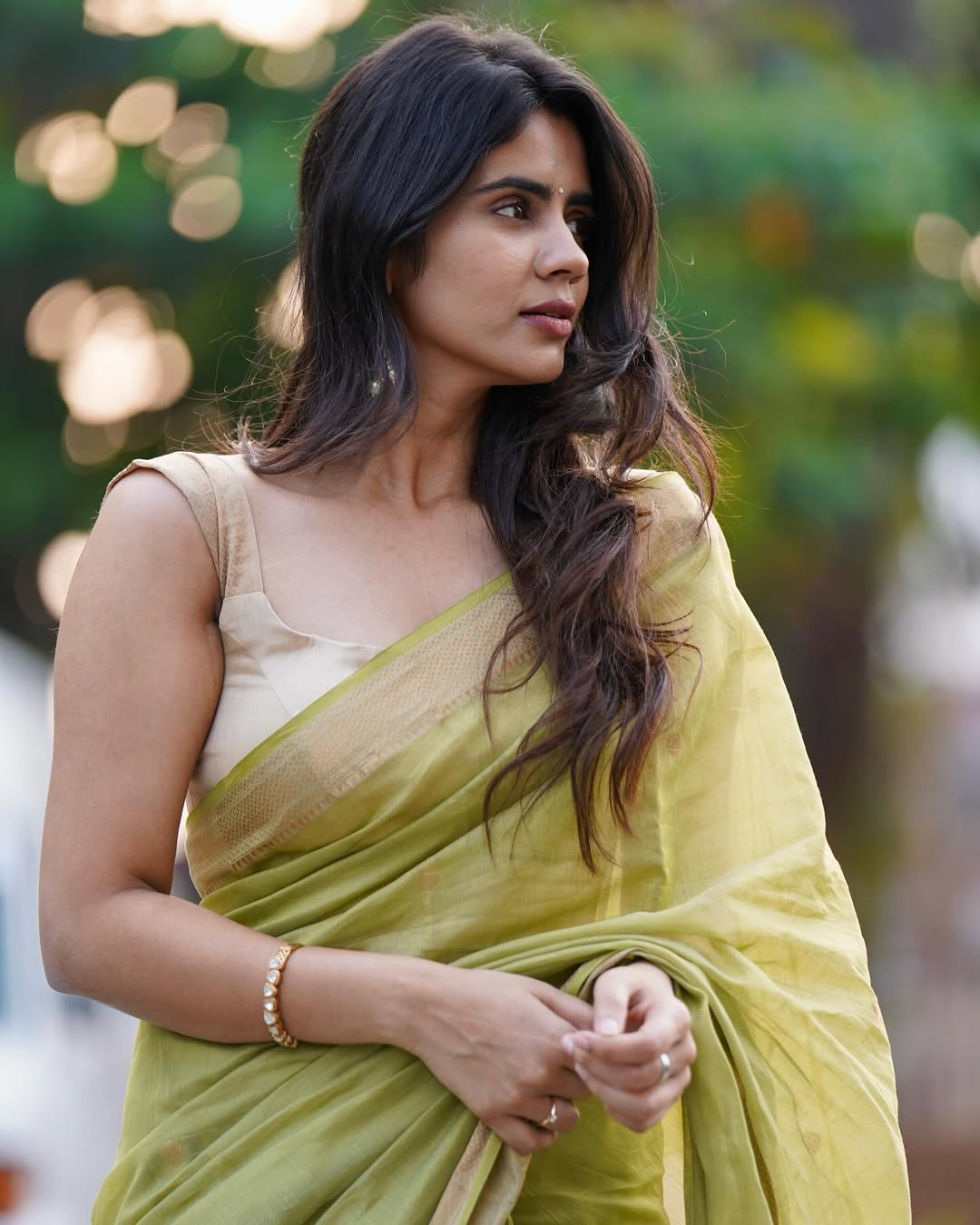 Soundariya Nanjundan Looks Wow in Her Recent Photos