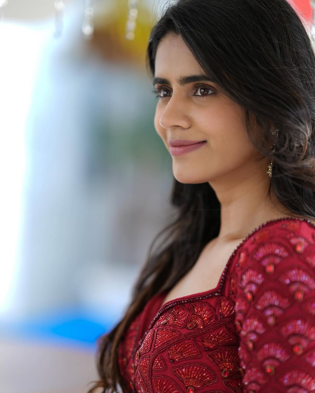 Soundariya Nanjundan Looks Wow in Her Recent Photos