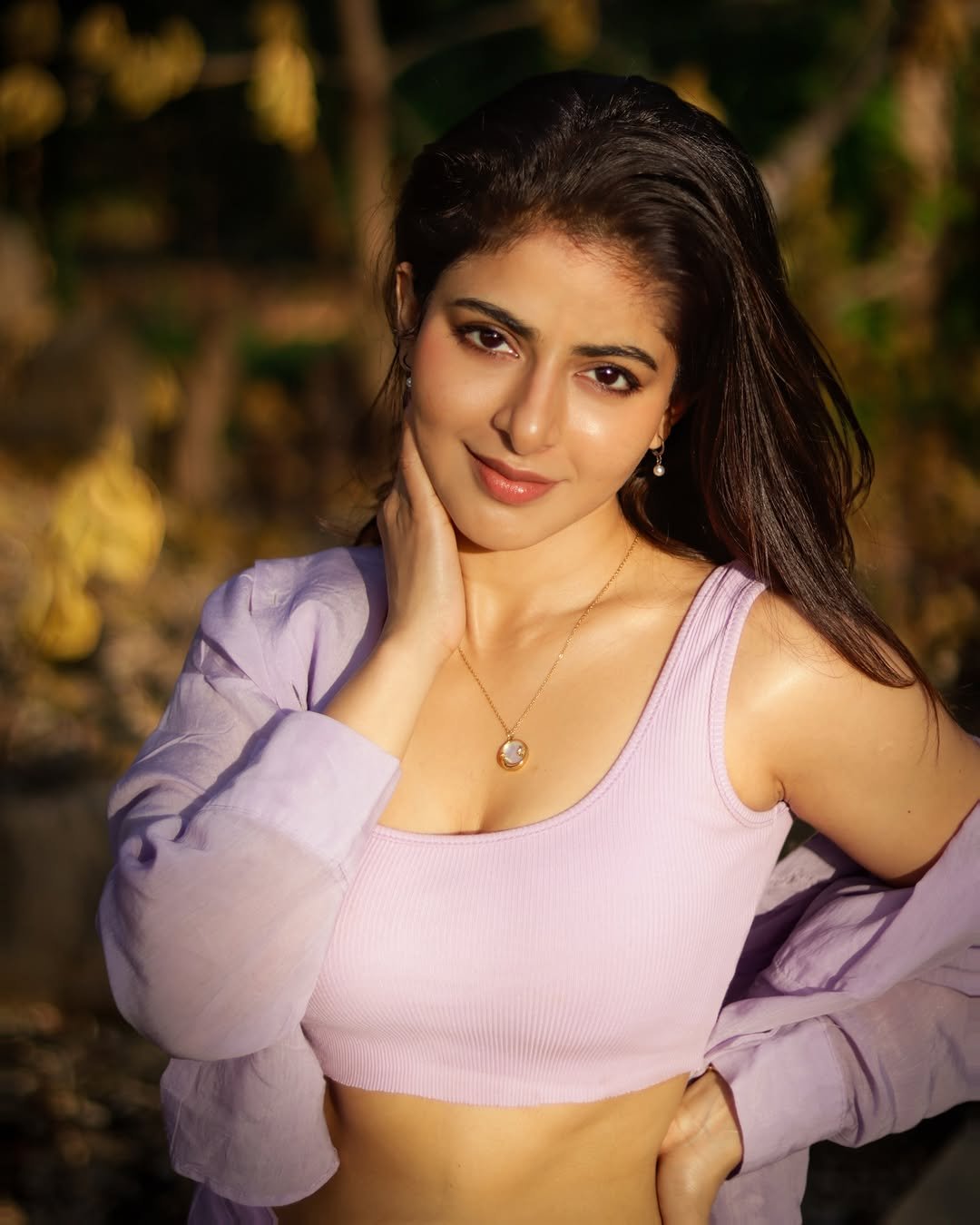 Iswarya Menon Stuns in Her Gym Outfit – Viral Photos Take Over the Internet
