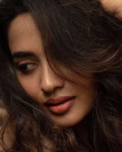 Teju Ashwini Surprises Fans with Her Glamorous Photos