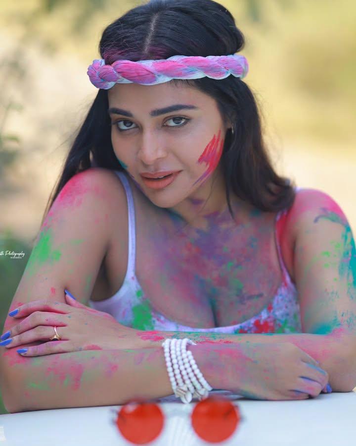 Dharsha Gupta