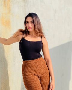 Kaavya Arivumani Viral Stills