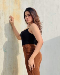 Kaavya Arivumani Viral Stills