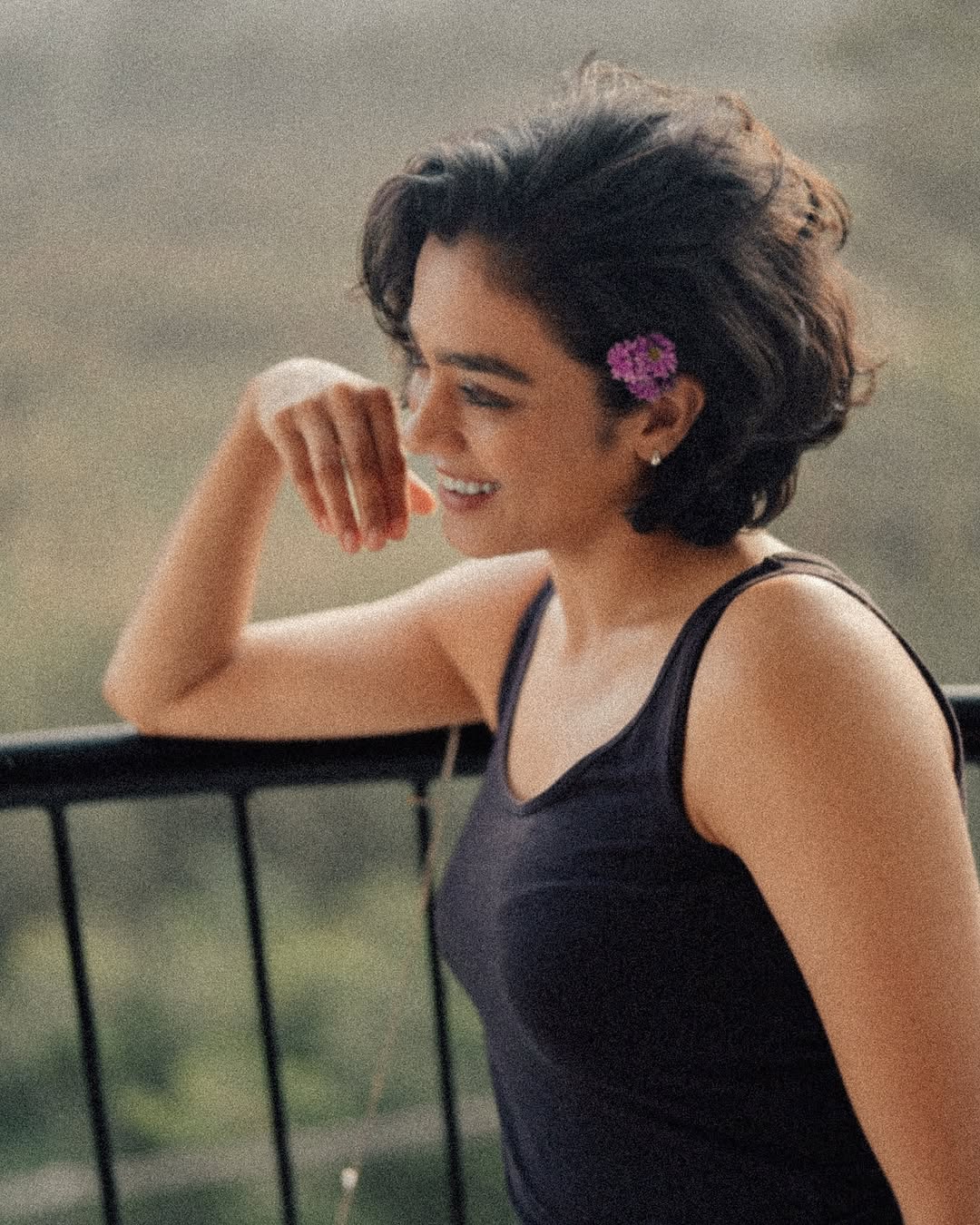 Gayathrie Shankar Stuns in Black Outfit
