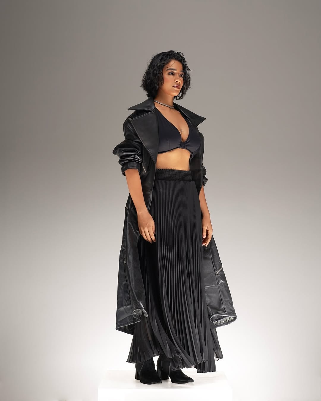 Gayathrie Shankar Stuns in Black Outfit