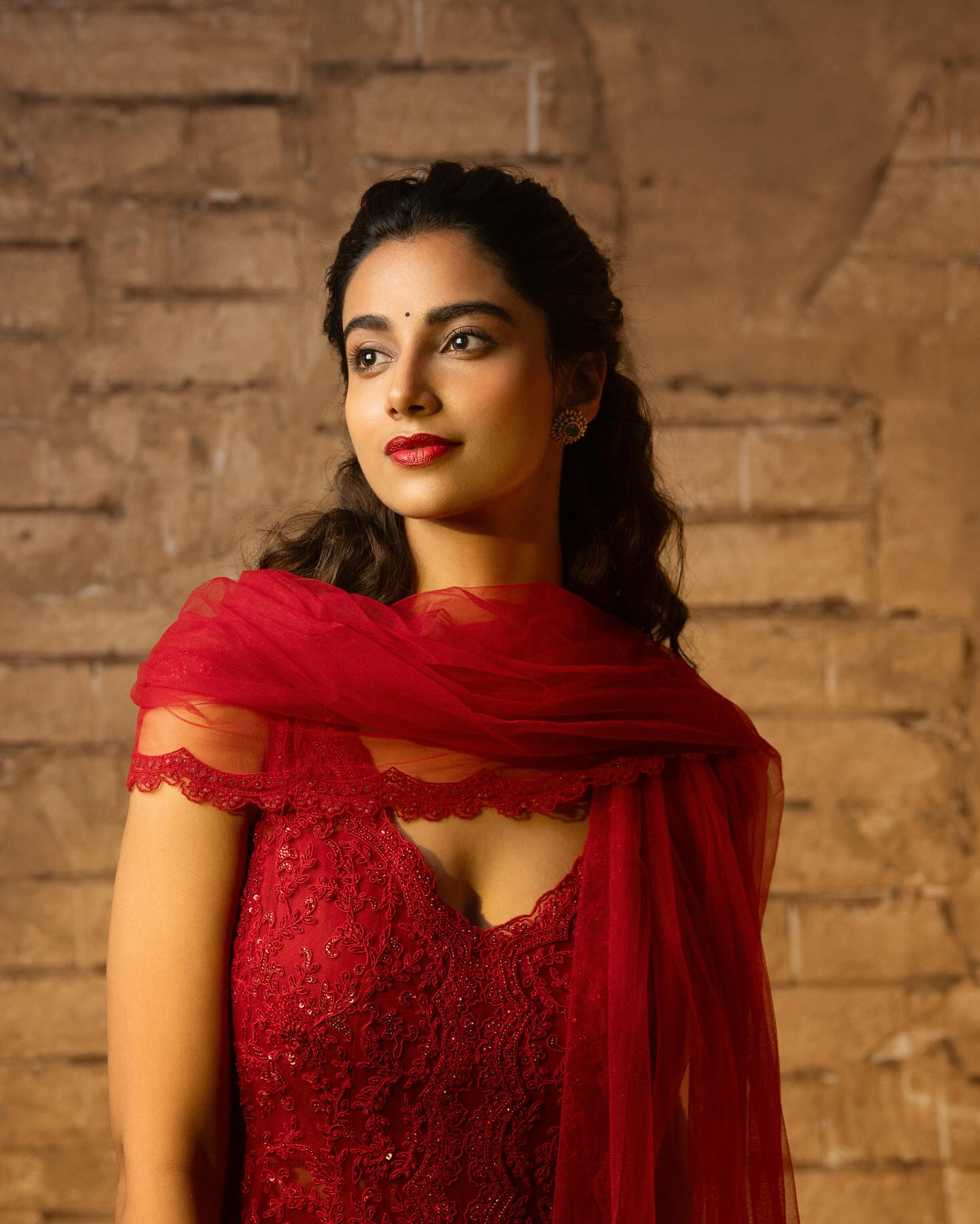 Meenakshi Chaudhary Stuns in a Bold Red Outfit