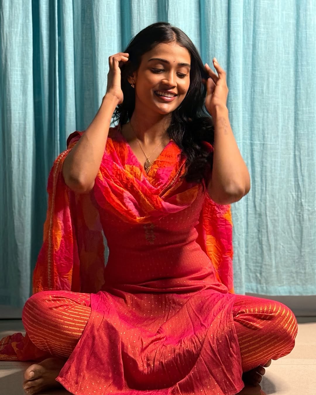 Poornima Ravi Mesmerizes Fans with Her Stunning Viral Photos
