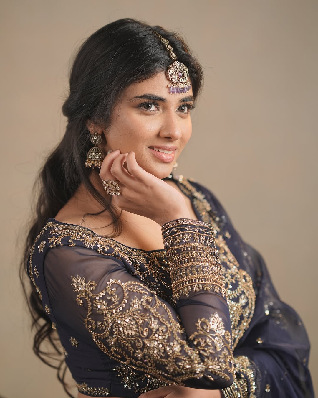 Pragya Nagra Waking up in a Cinderella Dream in Her Latest Photos