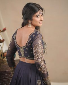 Pragya Nagra Waking up in a Cinderella Dream in Her Latest Photos