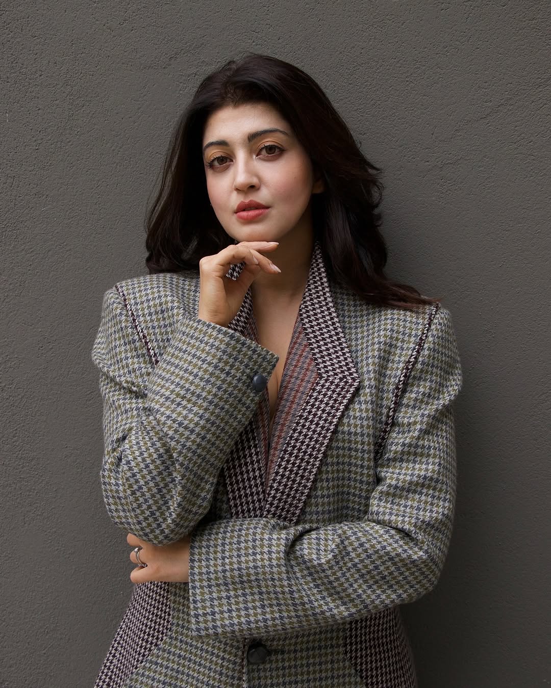 Pranita Subhash Stuns in Her Glamorous Photoshoot