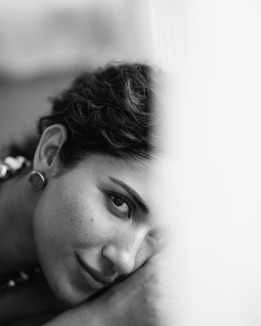 Ruhani Sharma Wins Netizen Hearts