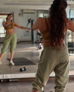 Sakshi Agarwal Gym Photos 2025