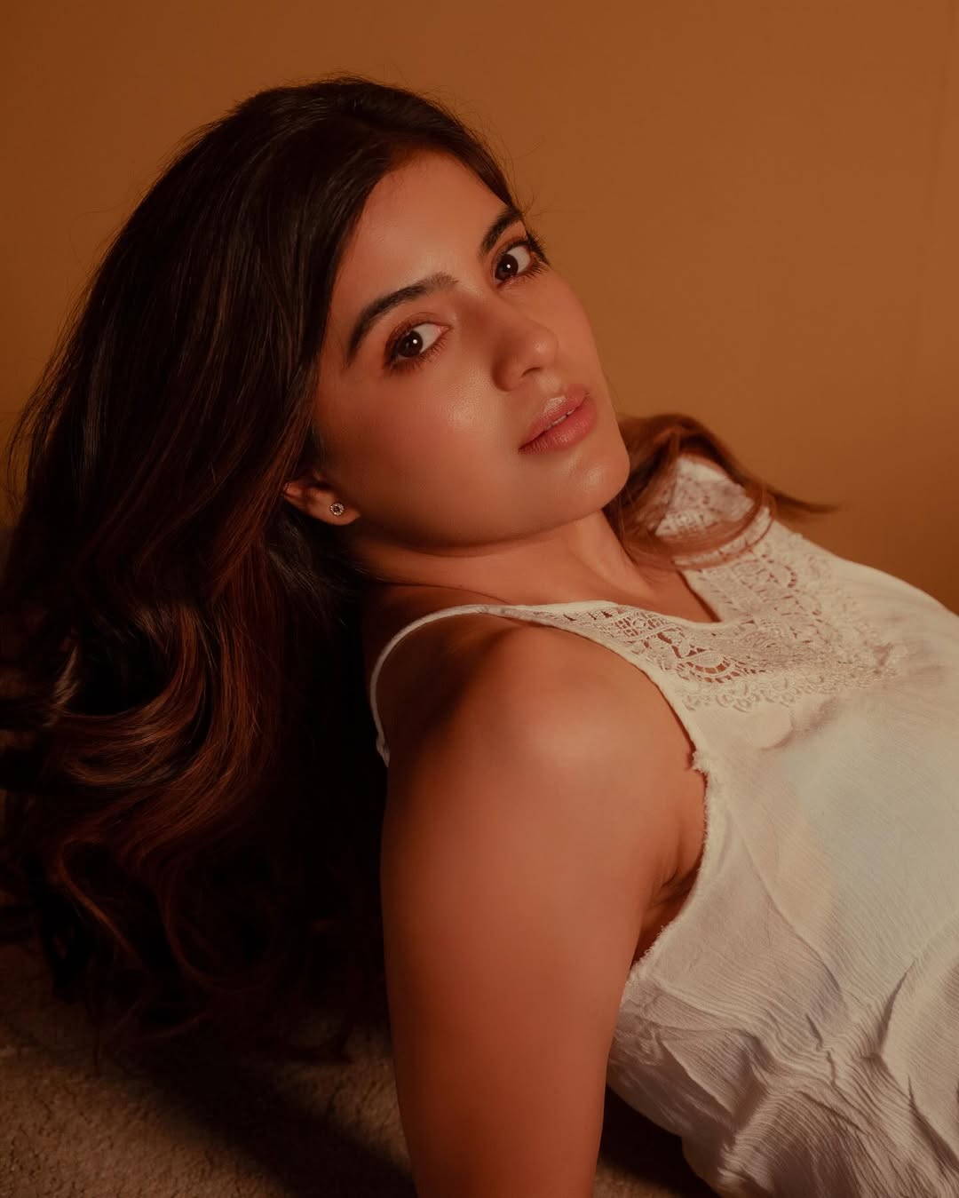 Amritha Aiyer Flaunts Her Beauty in Elegant Fashionable Photos