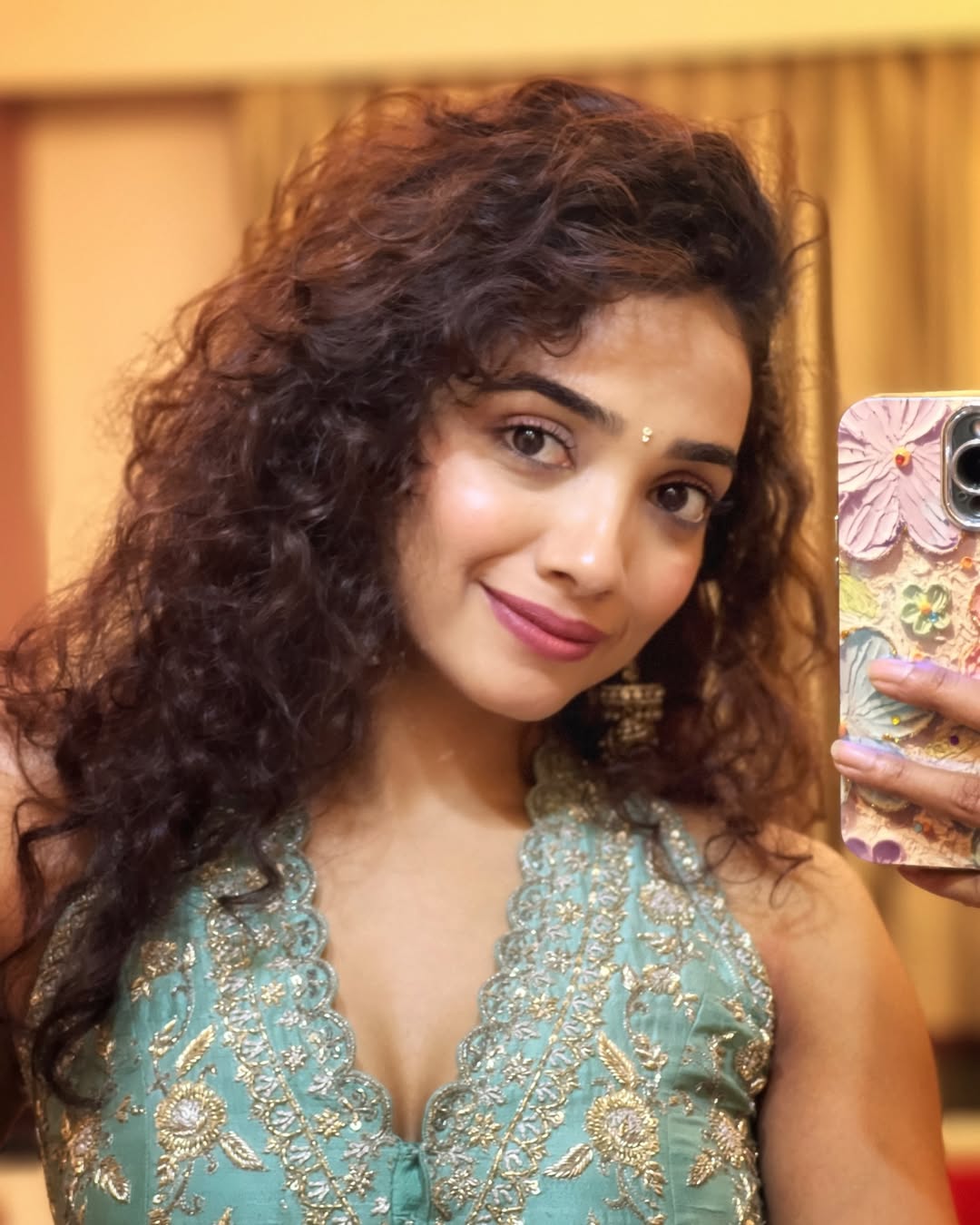 Kudumbasthan Actress Saanve Megghana