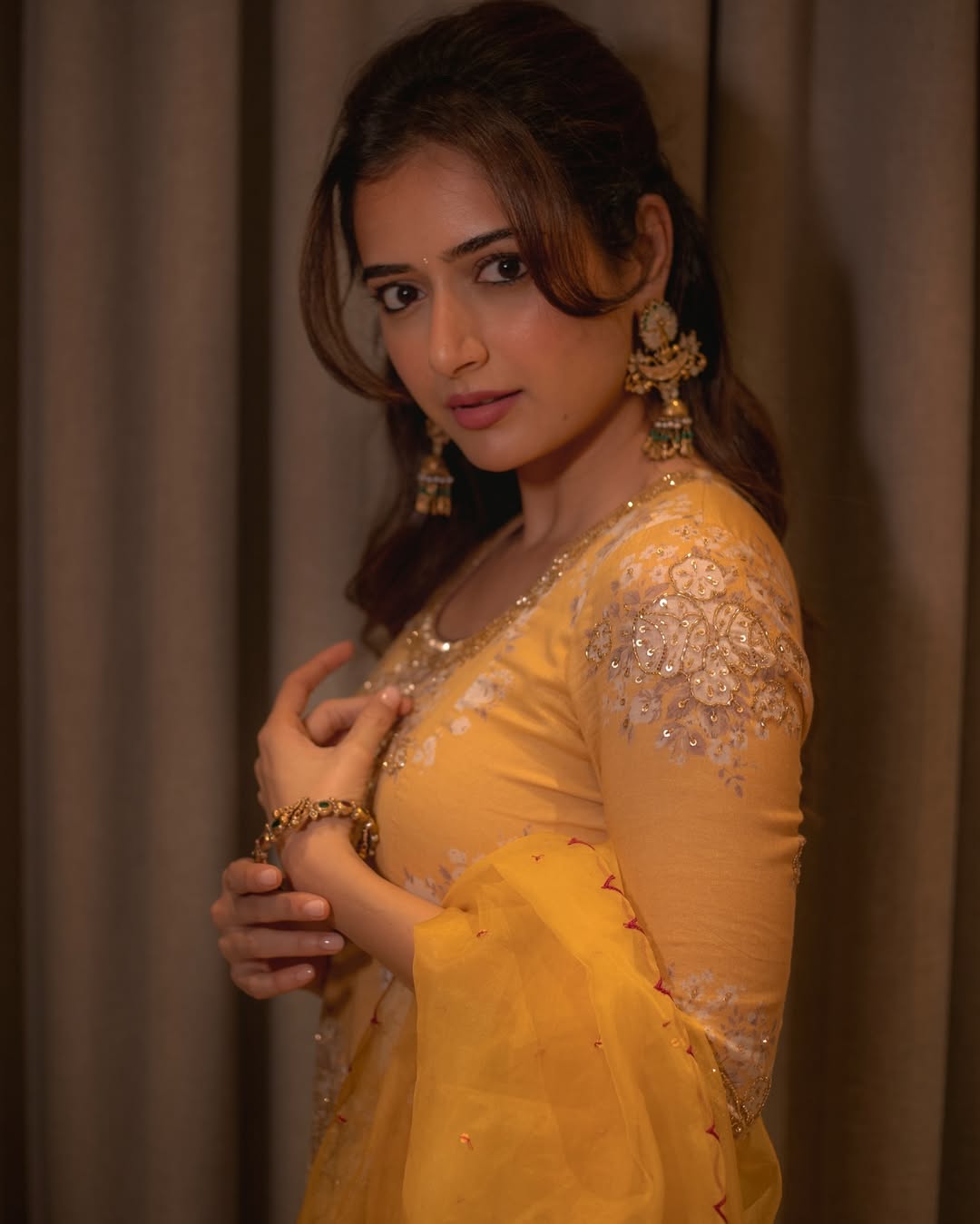 Ashika Ranganath Grabs Fans Attention with Her Stunning Photos