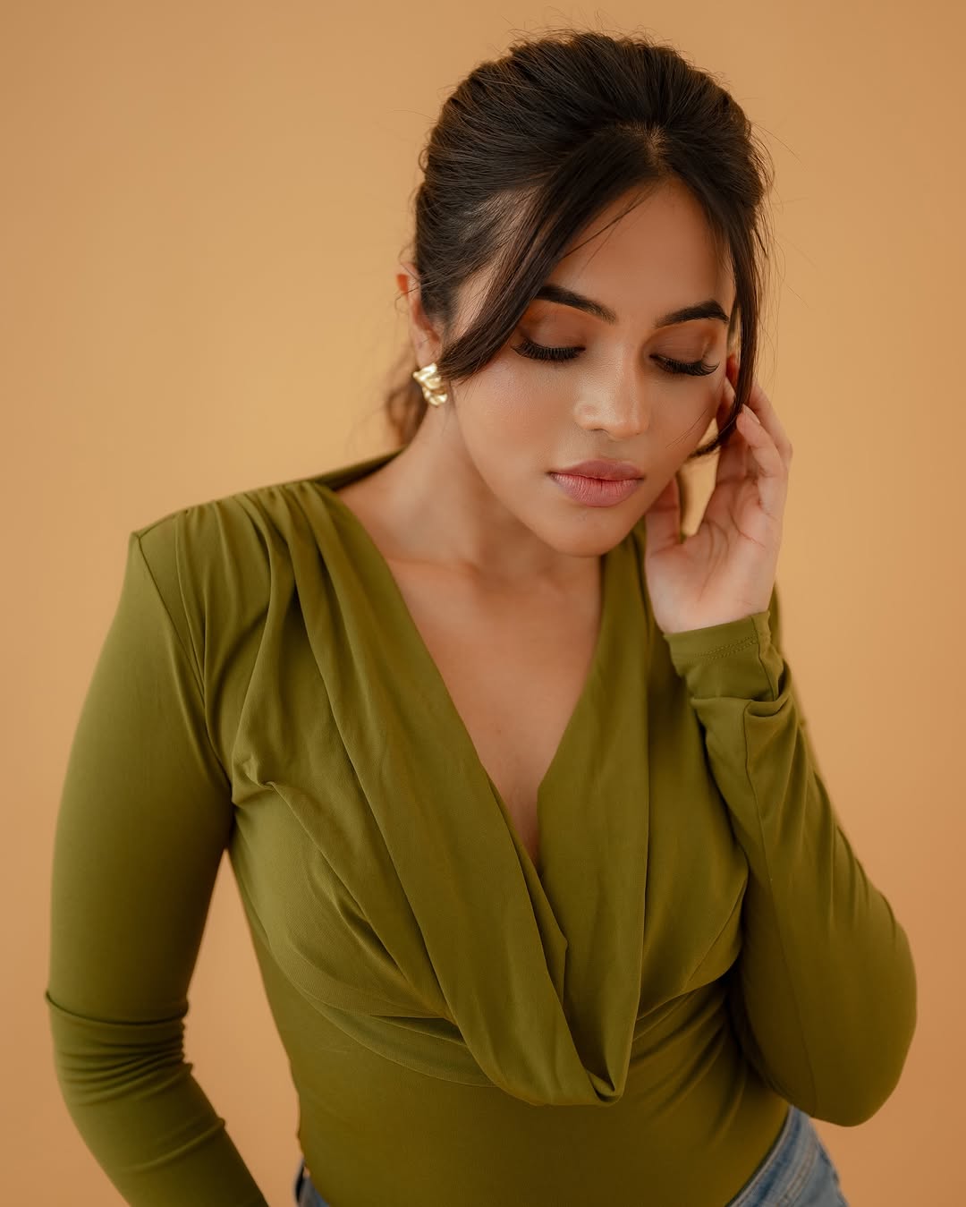 Bhavani Sre Stuns in Her New Modern Avatar