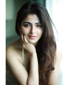 Iswarya Menon Photos Go Viral