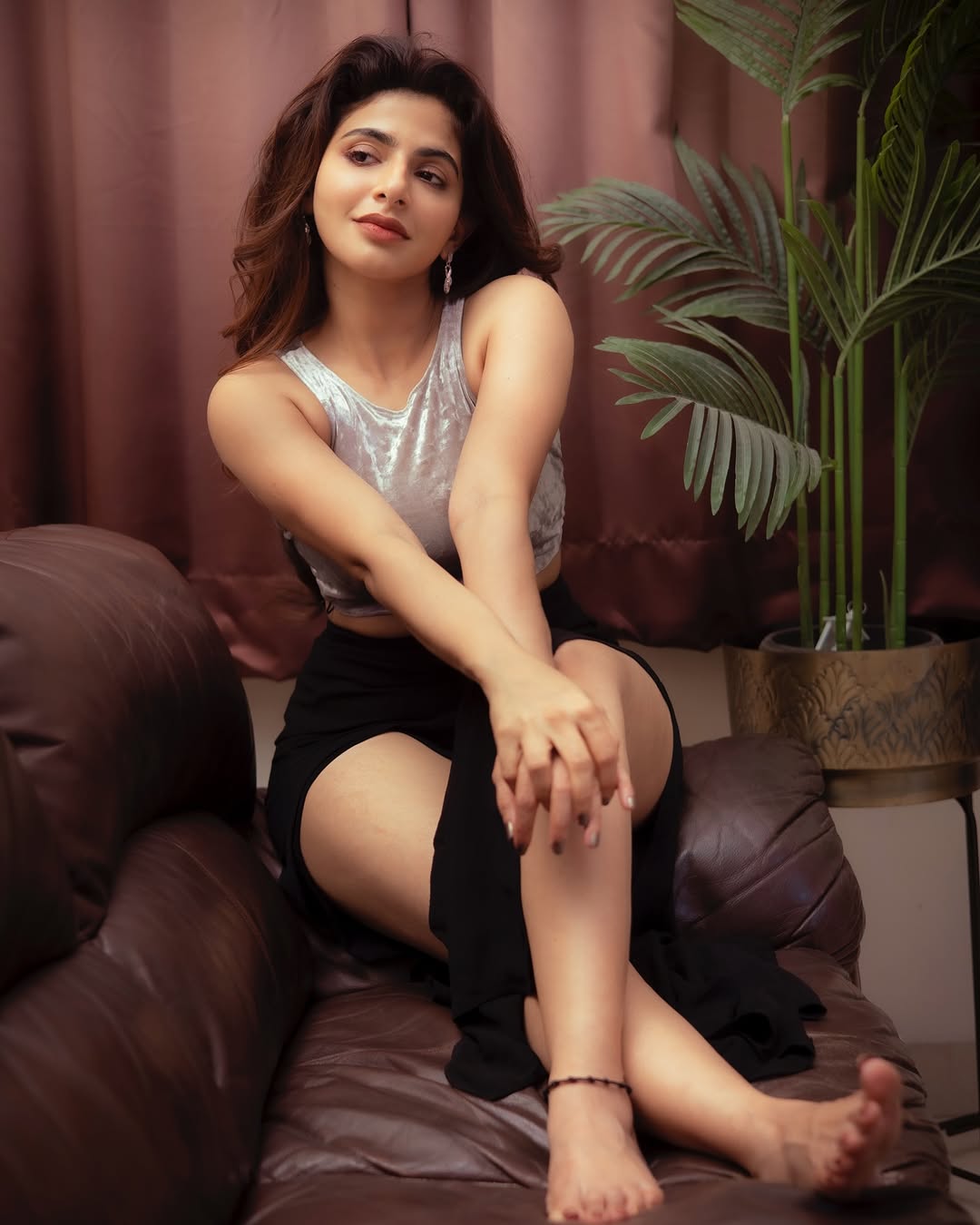 Iswarya Menon Photos Go Viral
