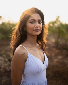 Keerthi Pandian with her Cunning Mesmerizing Looks