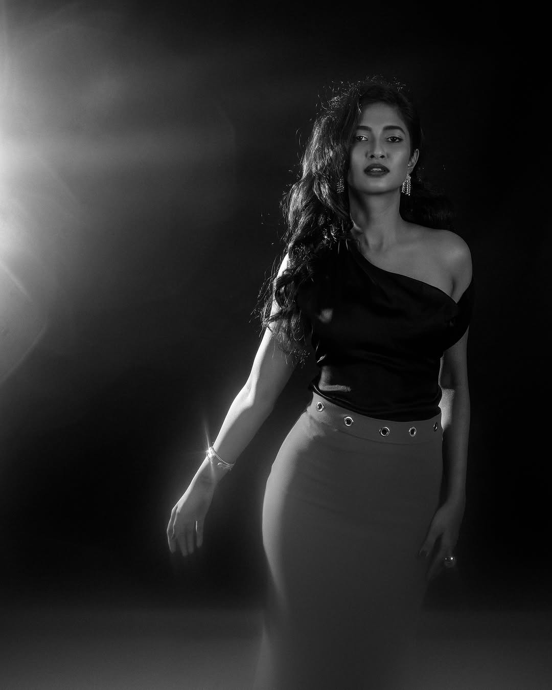 Keerthi Pandian with her Cunning Mesmerizing Looks