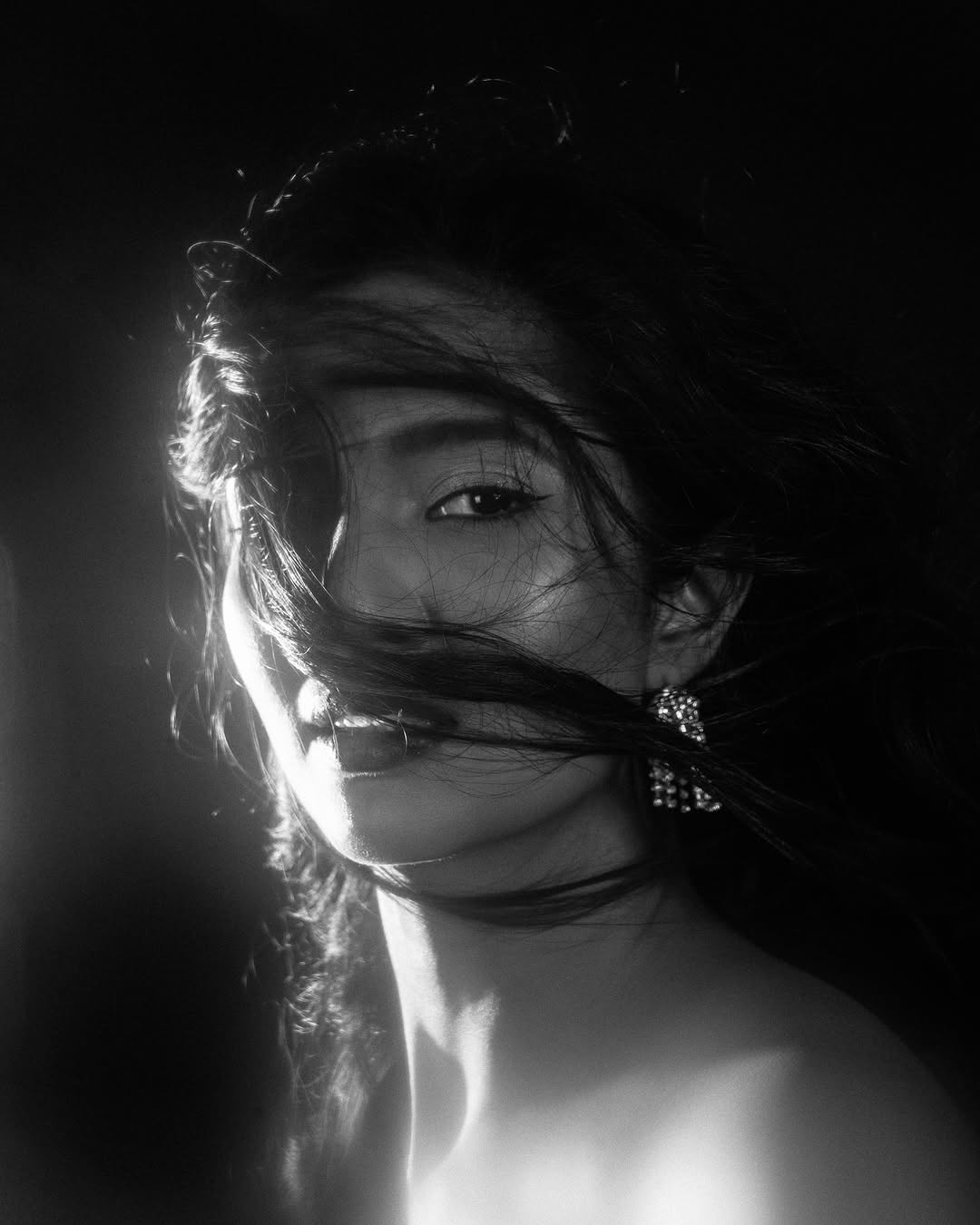 Keerthi Pandian with her Cunning Mesmerizing Looks