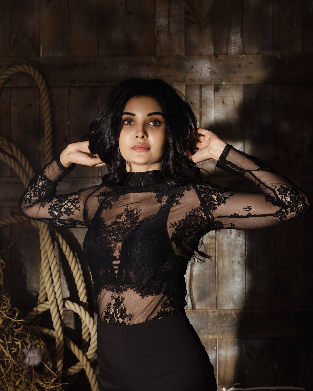 Madhuri Jain Looks Elegant in Her Viral Internet Photos