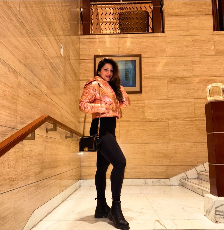 Mehreen Pirzada Stunning Photos Take Over the Internet