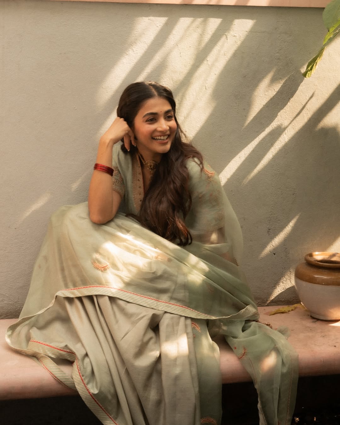 Pooja Hegde Viral Vintage Look Photos