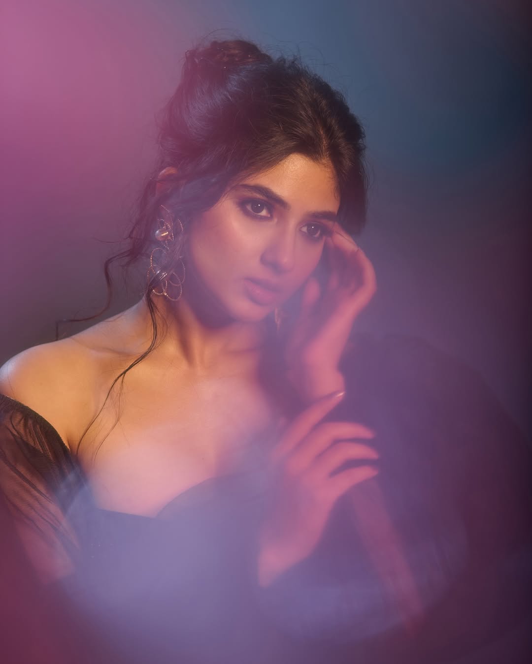 Pragya Nagra Slays in Her Stylish New Clicks