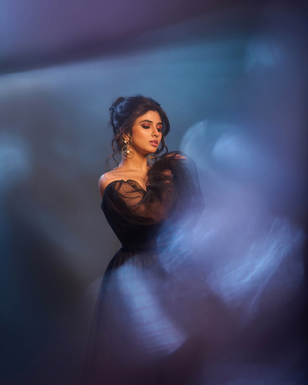 Pragya Nagra Slays in Her Stylish New Clicks