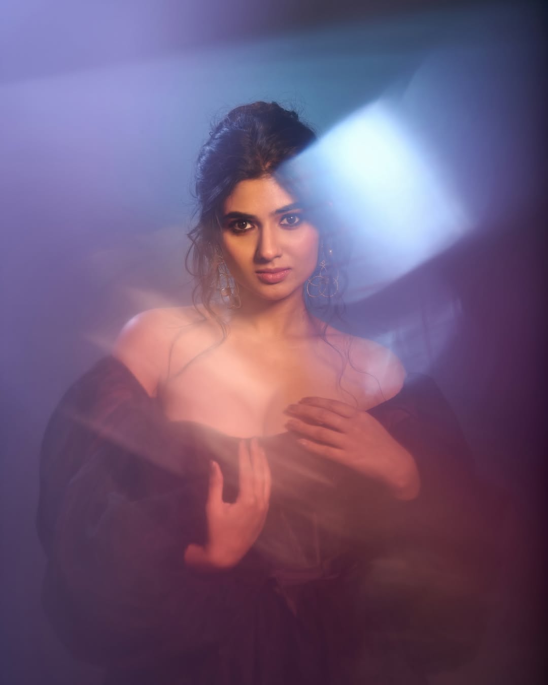 Pragya Nagra Slays in Her Stylish New Clicks