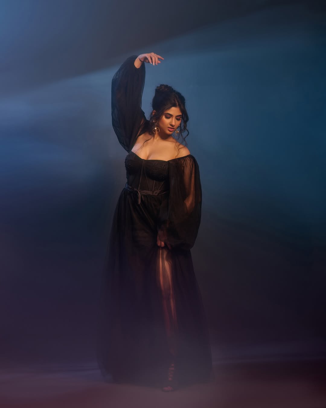 Pragya Nagra Slays in Her Stylish New Clicks