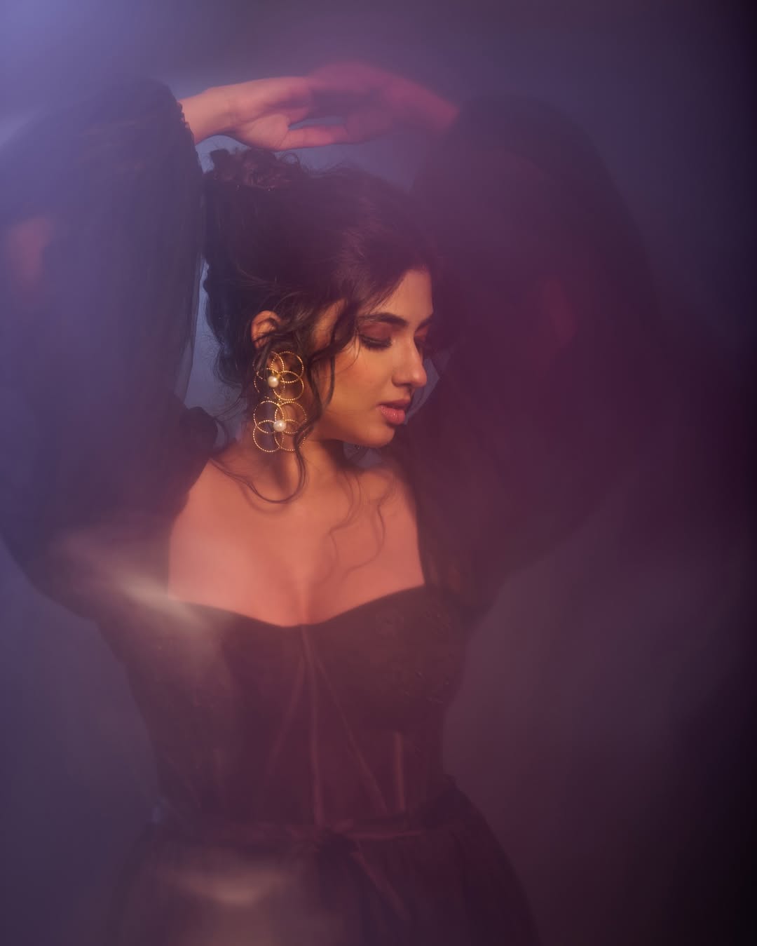 Pragya Nagra Slays in Her Stylish New Clicks
