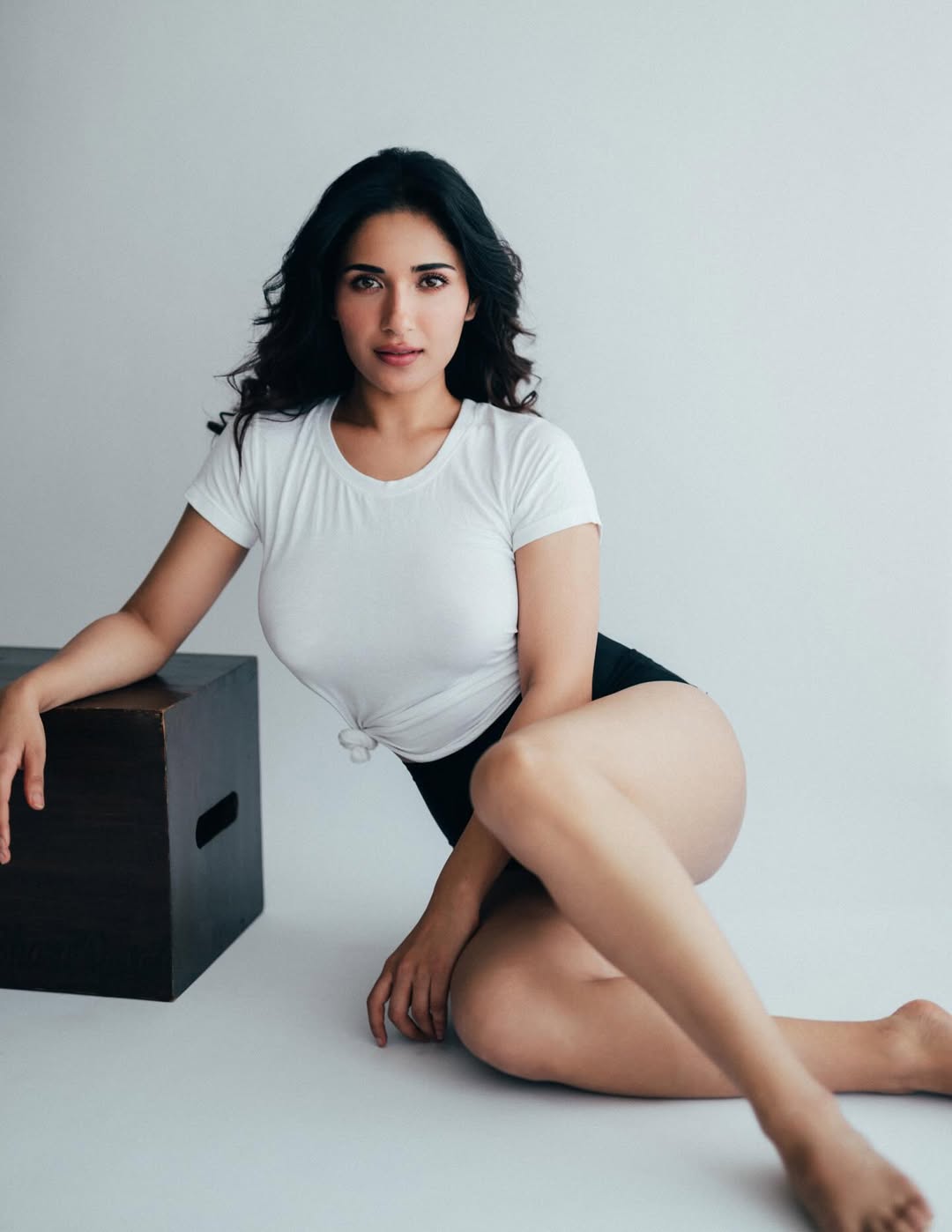 Ruhani Sharma Stylish and Glamorous Photos Take Over the Internet
