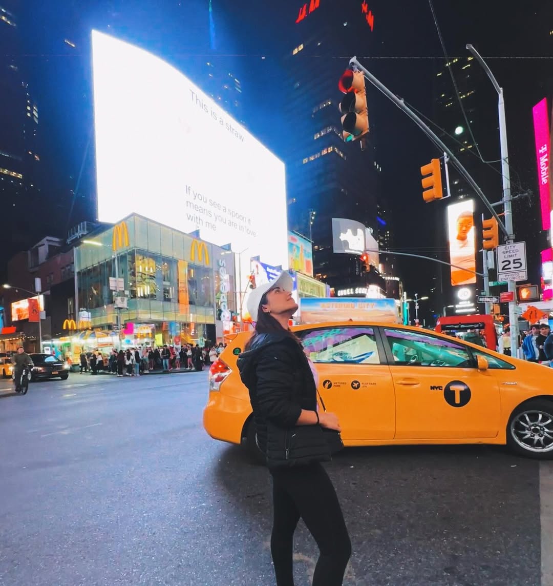 Ruhani Sharma Stylish and Glamorous Photos Take Over the Internet