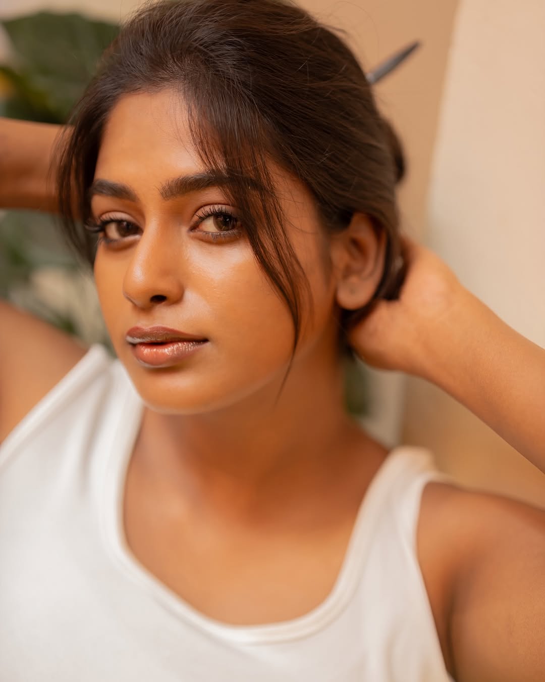 Serial Actress Vinusha Devi Stunns in her Recent Photos