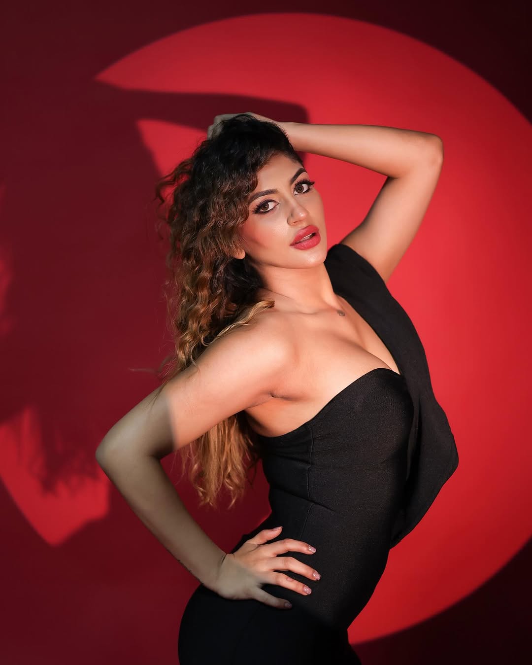 Yashika Aannand Stunning Photos