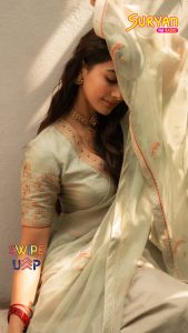 Pooja Hegde Viral Vintage Look Photos
