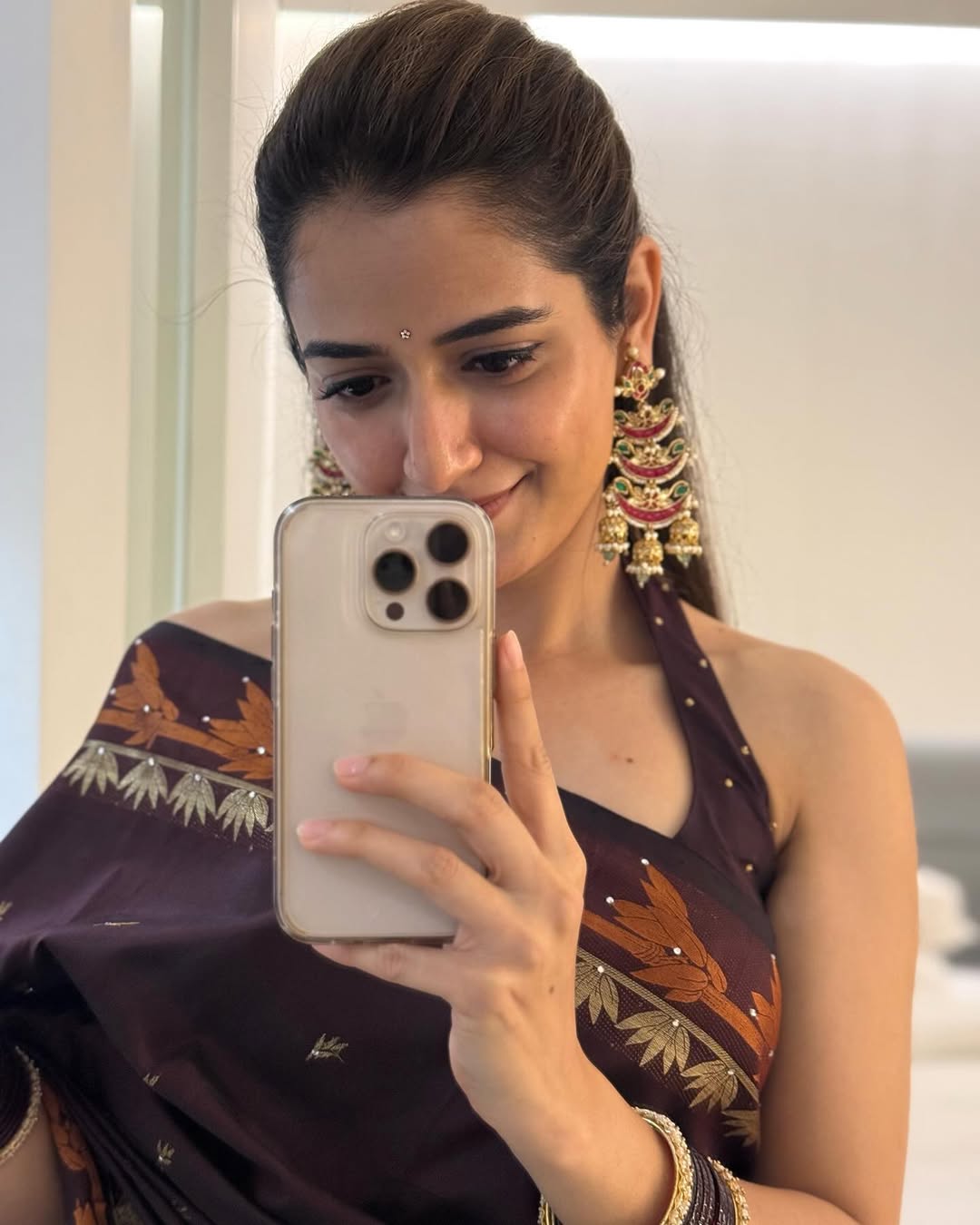 Ashika Ranganath Dazzles in Her Latest Viral Glamorous Photos Inside