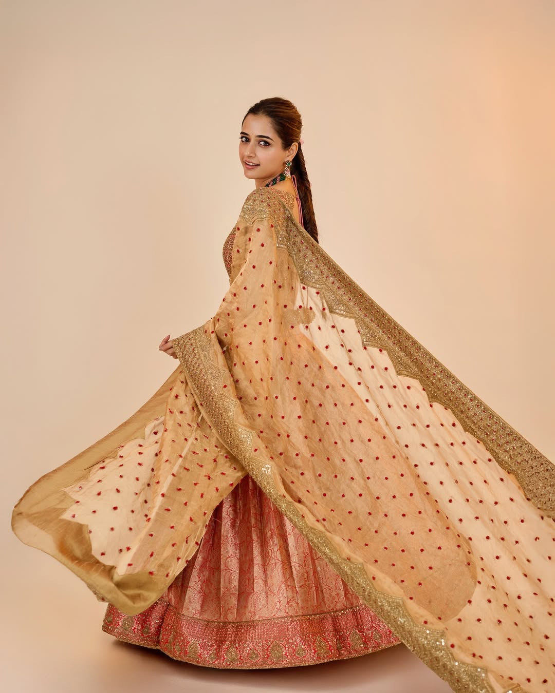 Ashika Ranganath Dazzles in Her Latest Viral Glamorous Photos Inside