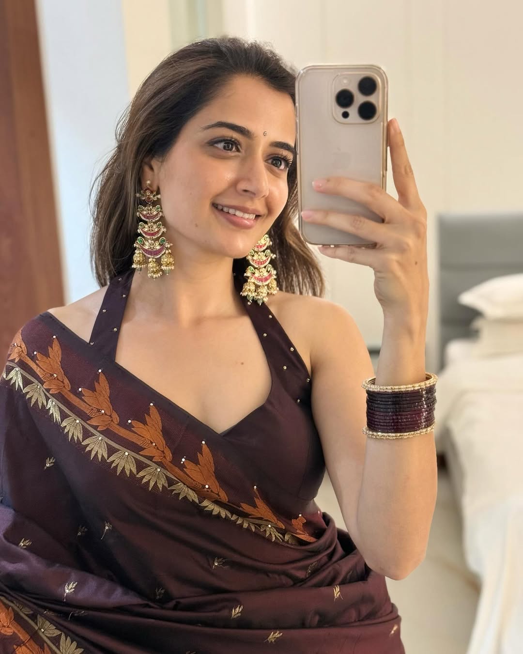 Ashika Ranganath Dazzles in Her Latest Viral Glamorous Photos Inside